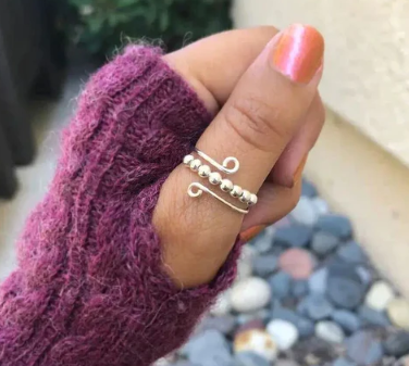 Élégance et Bien-être : La Bague Anti-Stress à Perles pour une Relaxation Instantanée