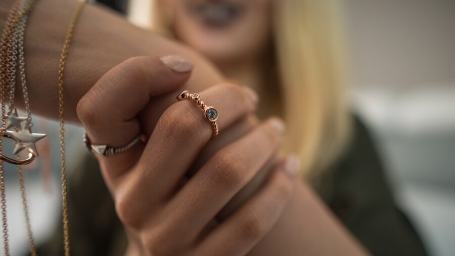 Comment nettoyer vos bijoux personnalisés en acier inoxydable