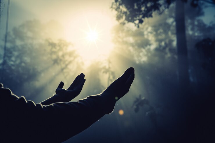 Les bijoux personnalisés et la spiritualité : une connexion profonde