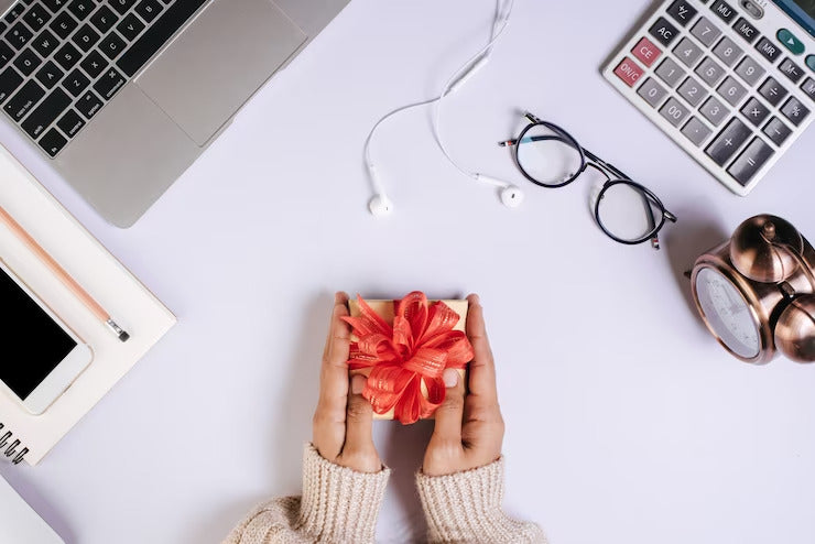 Découvrez pourquoi offrir des cadeaux personnalisés à vos collaborateurs peut renforcer l'esprit d'équipe